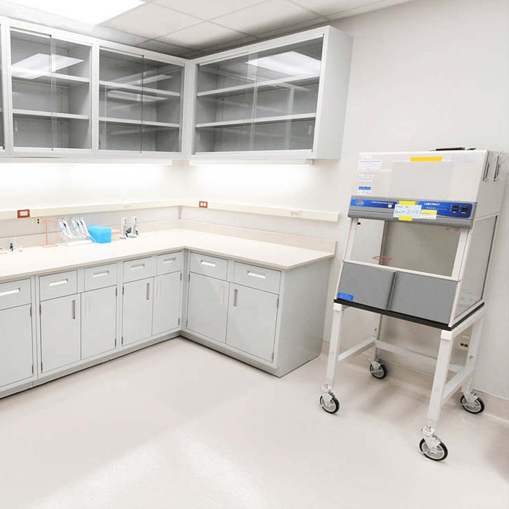 U.S. army lab space with corner casework by Formaspace